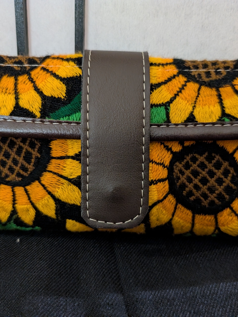 Sunflower Embroidered Women’s Clutch Wallet - Yellow & Brown